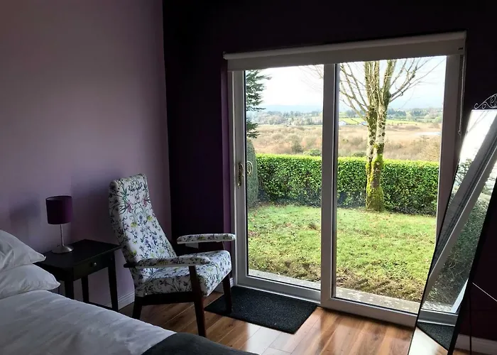 Nyaraló Mick's Loughrea